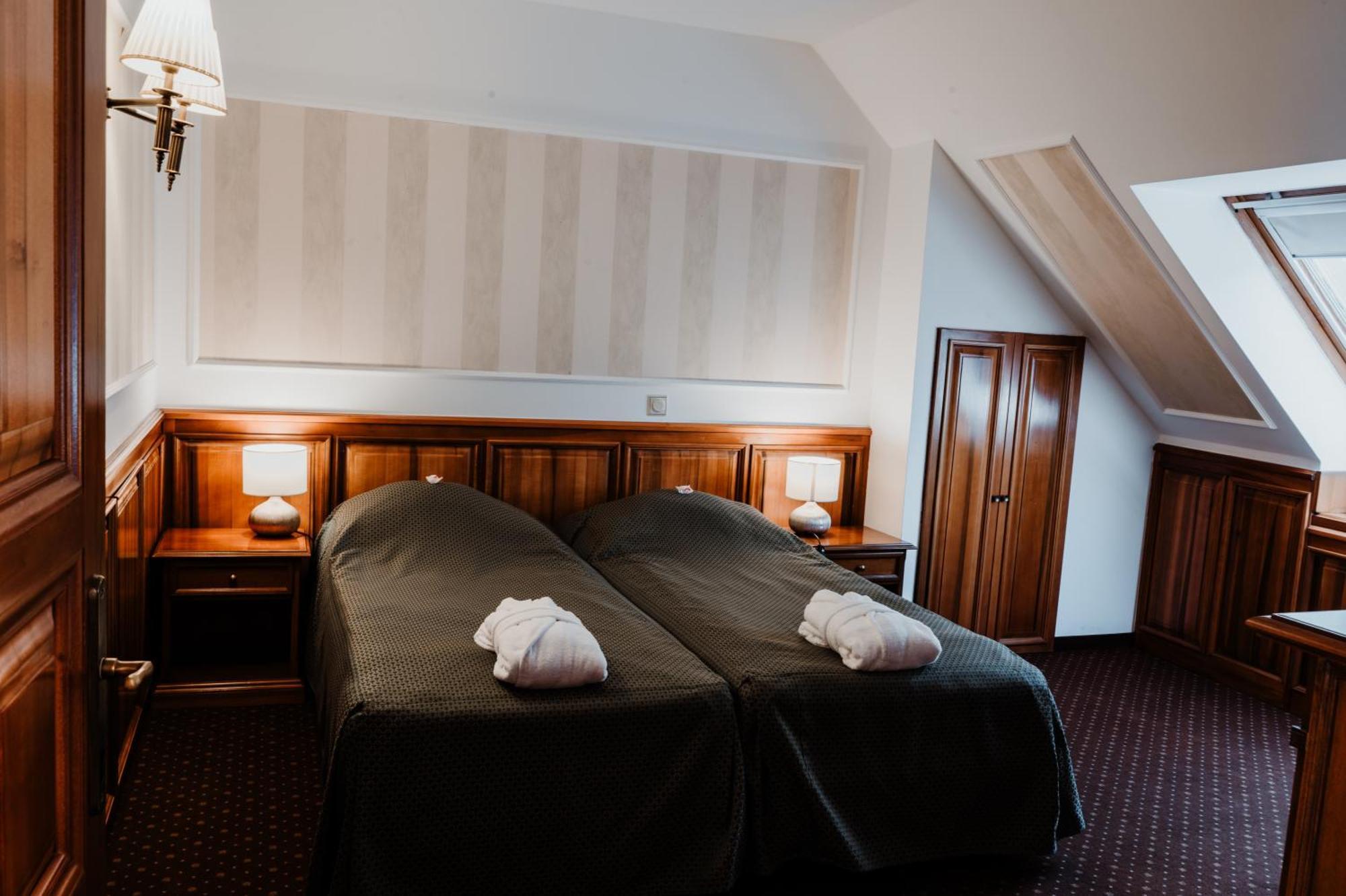 Parádsasvár Kastelyhotel Sasvar Resort מראה חיצוני תמונה