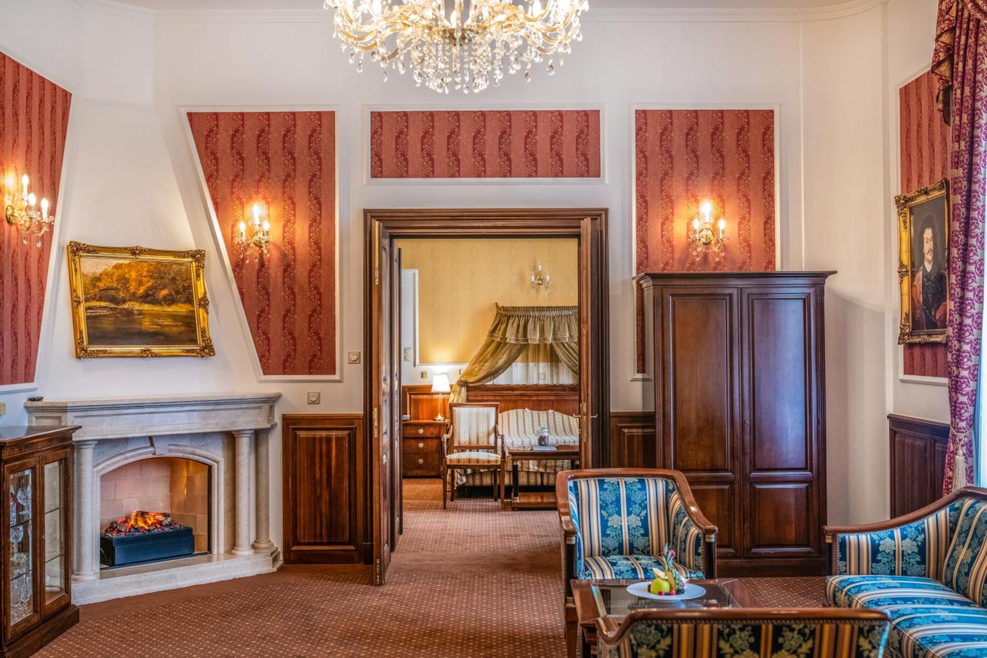Parádsasvár Kastelyhotel Sasvar Resort מראה חיצוני תמונה