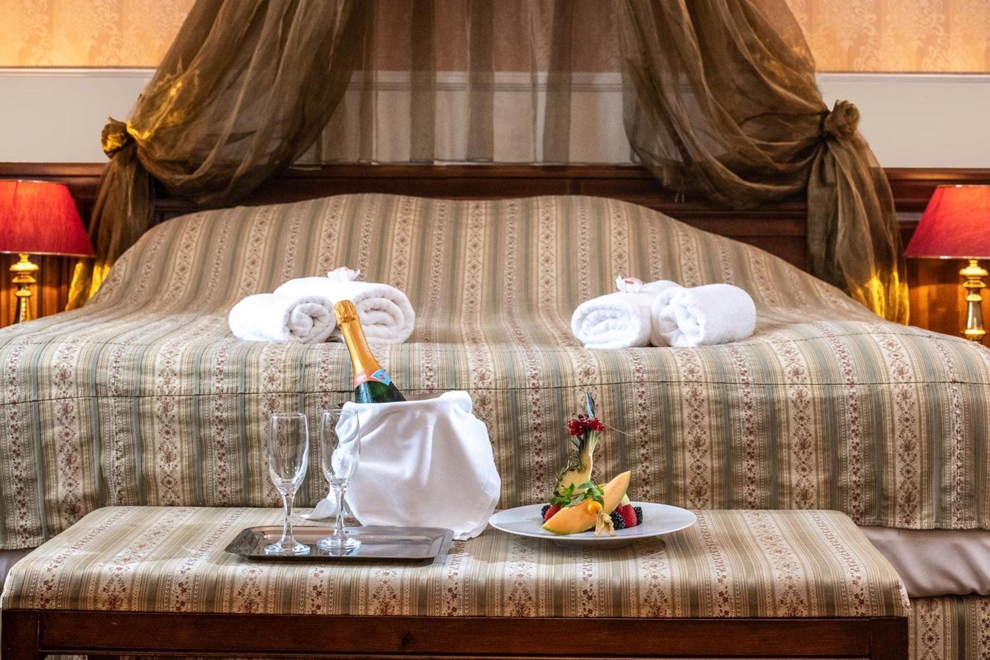 Parádsasvár Kastelyhotel Sasvar Resort מראה חיצוני תמונה