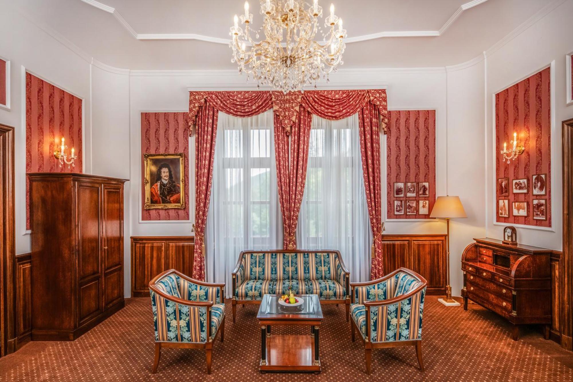 Parádsasvár Kastelyhotel Sasvar Resort מראה חיצוני תמונה