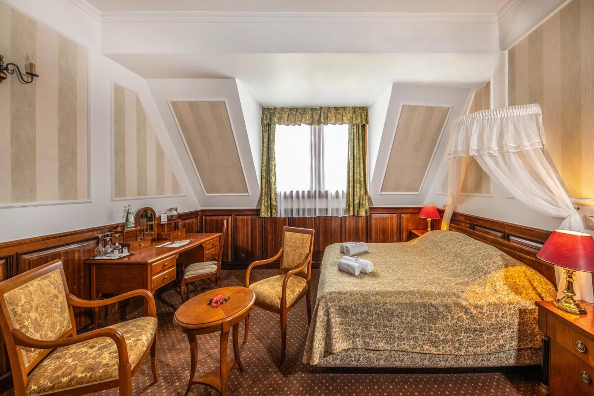 Parádsasvár Kastelyhotel Sasvar Resort מראה חיצוני תמונה