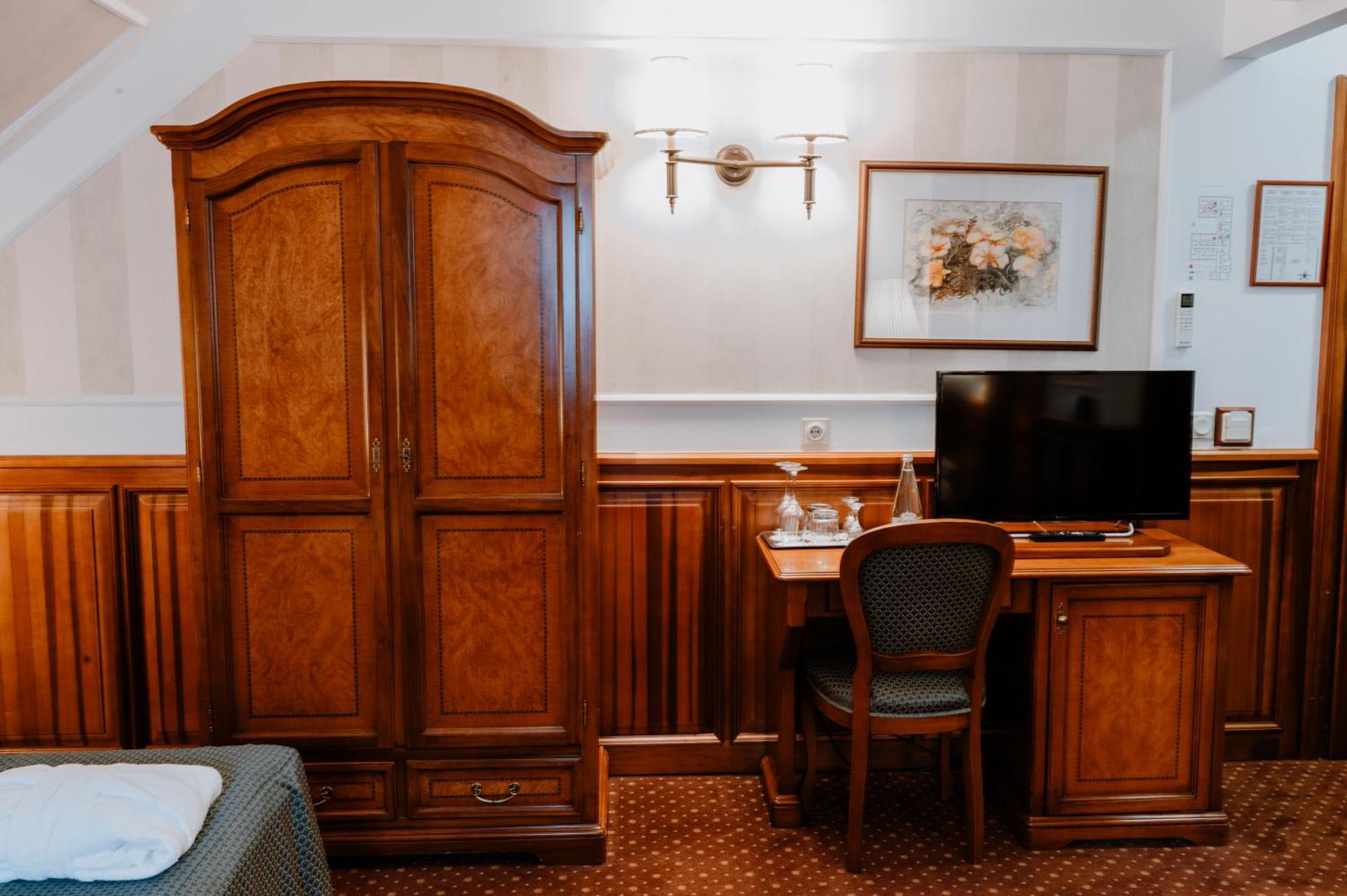 Parádsasvár Kastelyhotel Sasvar Resort מראה חיצוני תמונה