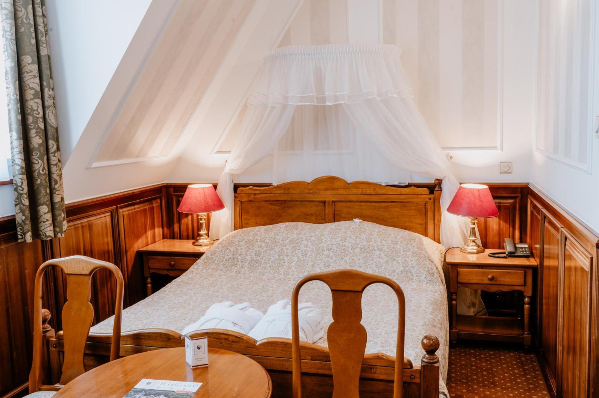 Parádsasvár Kastelyhotel Sasvar Resort מראה חיצוני תמונה