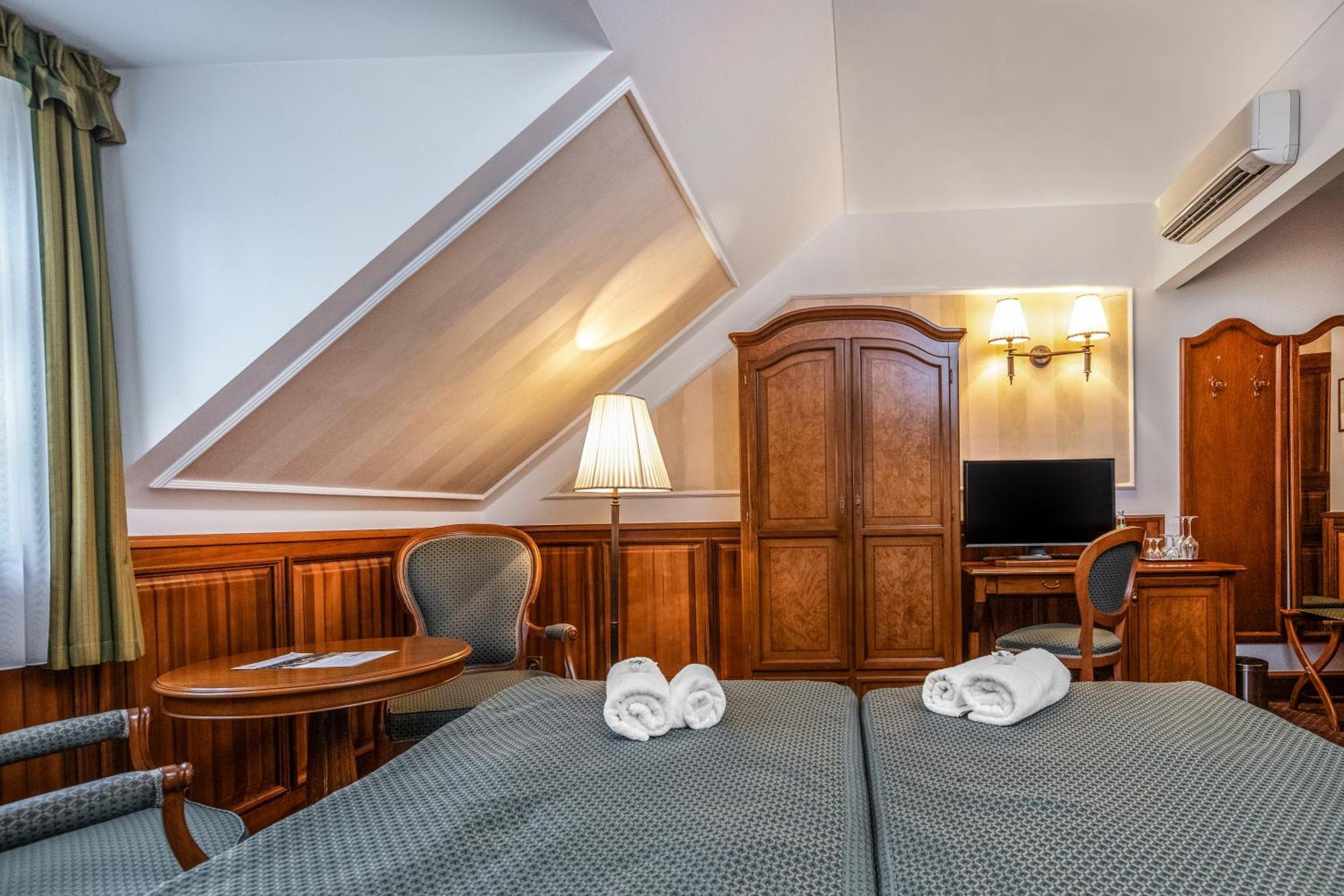 Parádsasvár Kastelyhotel Sasvar Resort מראה חיצוני תמונה