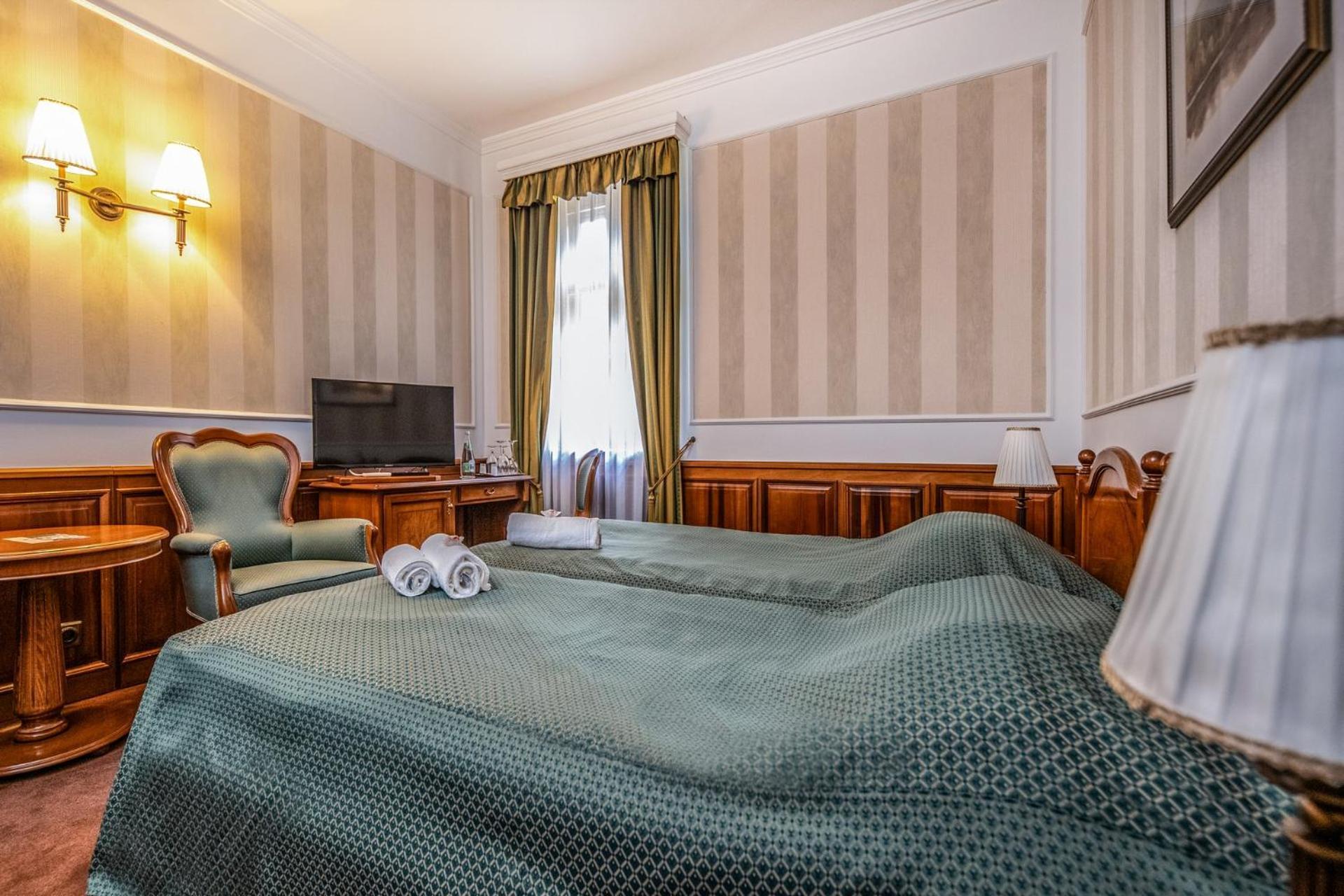 Parádsasvár Kastelyhotel Sasvar Resort מראה חיצוני תמונה