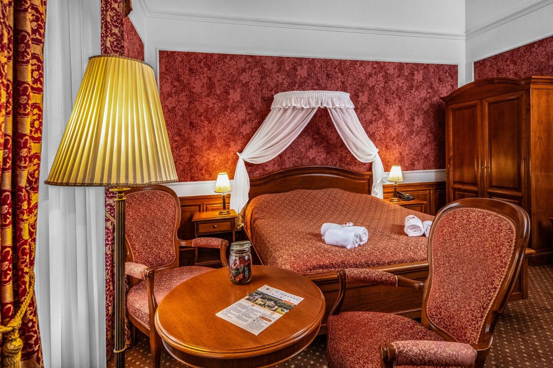 Parádsasvár Kastelyhotel Sasvar Resort מראה חיצוני תמונה